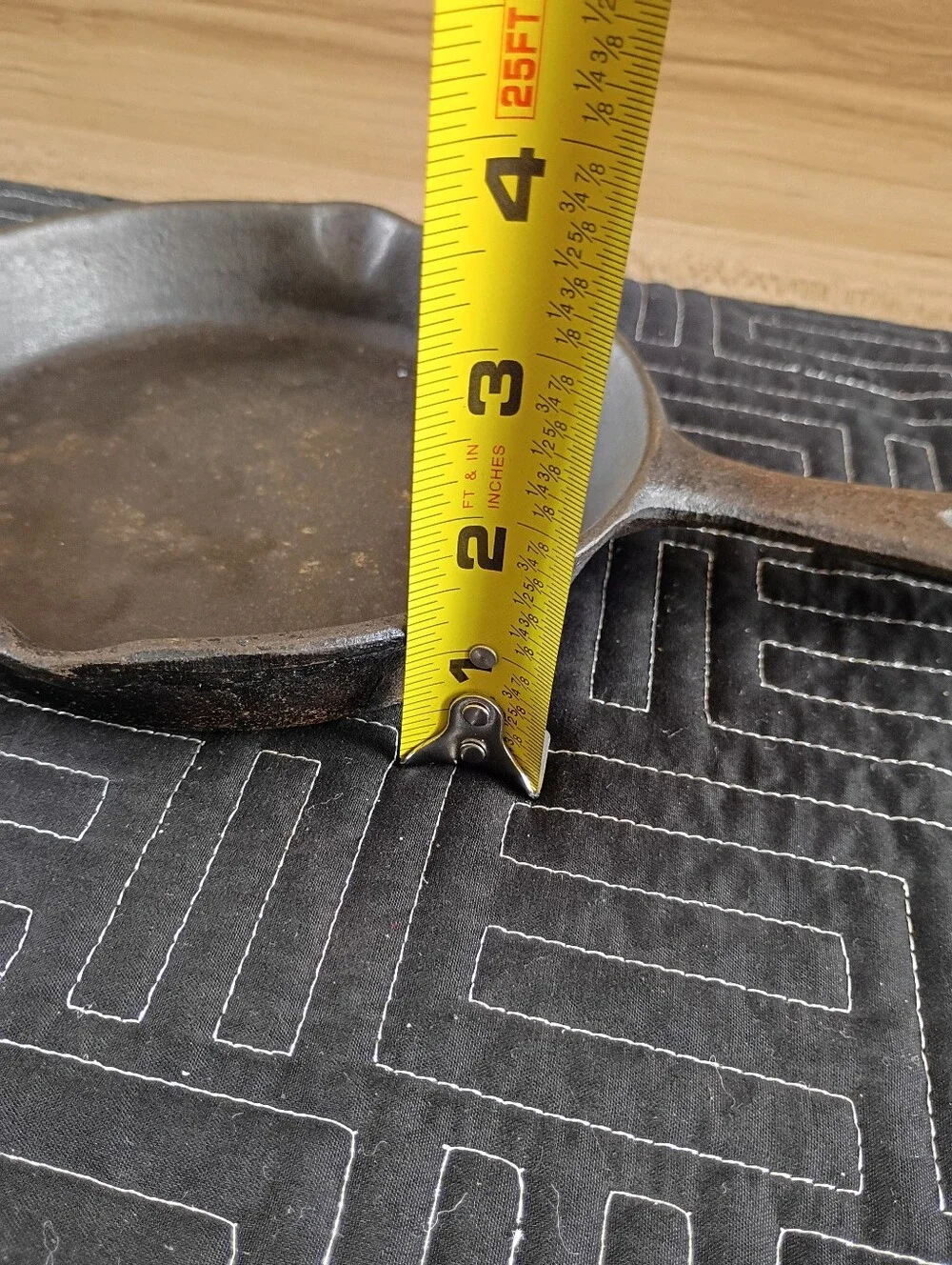 Cast Iron Skillet in Dark Gray - Classic Home Kitchen Fry Pan